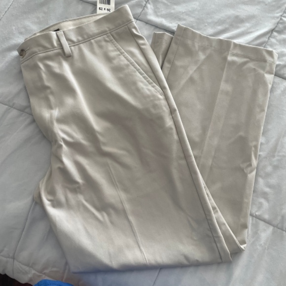 Dockers D3 Easy Khaki Classic Fit Pants - Picture 2 of 11